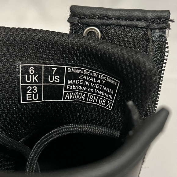 Dr. Martens Docs Combat Boots Toddler Size 7 Grunge Style - Picture 8 of 8